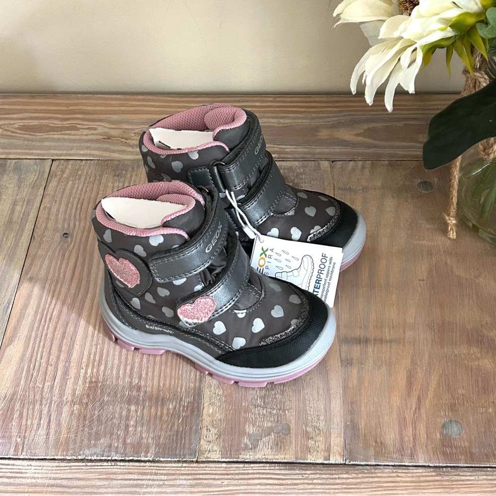 Geox Waterproof Pink & Gray Hearts Ankle Boot 🩷